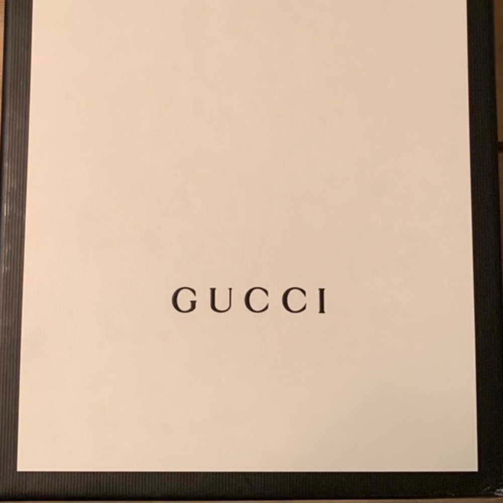 Gucci - Picture 3 of 4